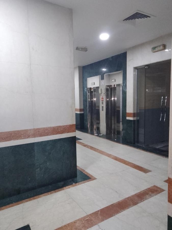 Abree Building New Hostel Dubai Esterno foto